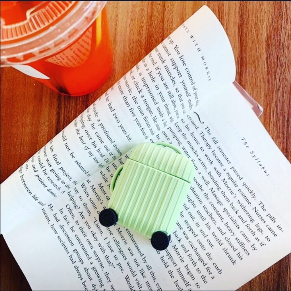 Air pod case ☘️